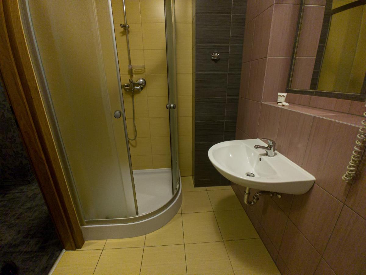 Zajazd U Dziadka Opole Exterior foto