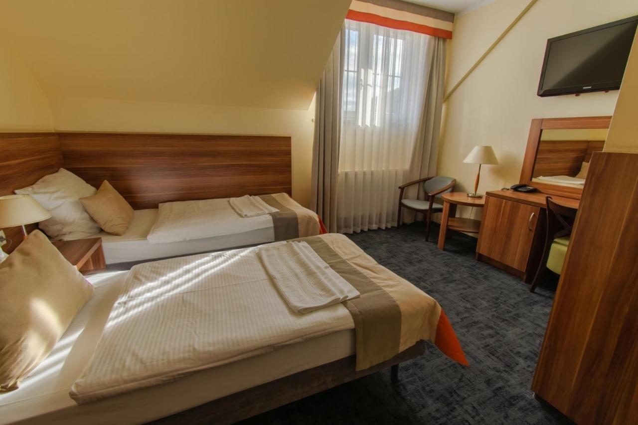 Zajazd U Dziadka Opole Exterior foto